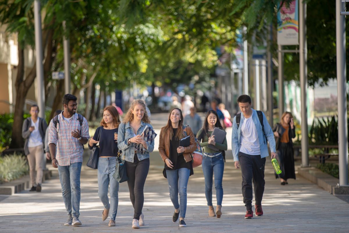 International students walking together on an Australian campus
